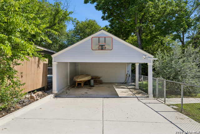 120 Lamont Ave Property Photo 61