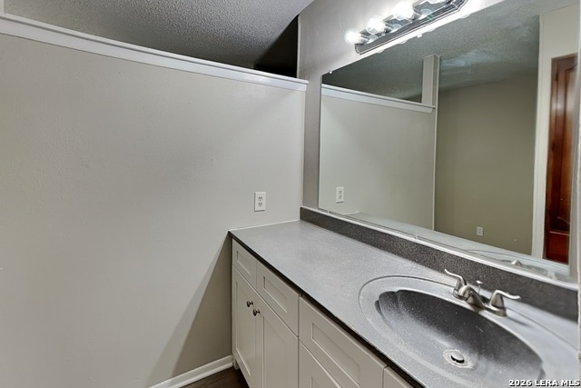 7527 Ledgebrook Drive Property Photo 7