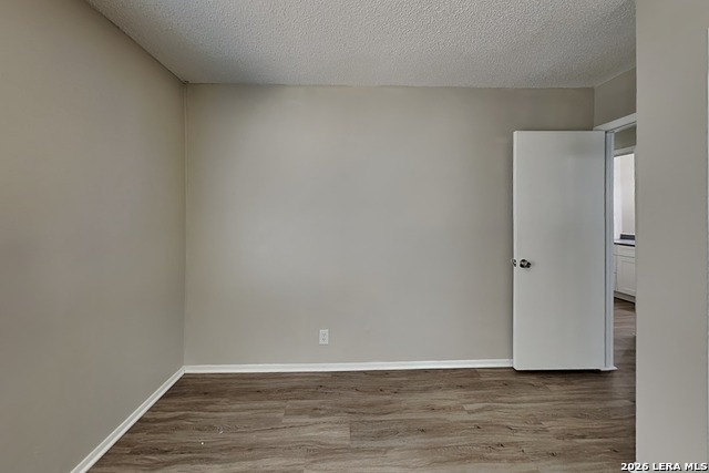 7527 Ledgebrook Drive Property Photo 13