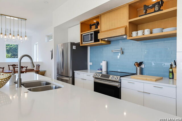 626 Montana St Property Photo 3