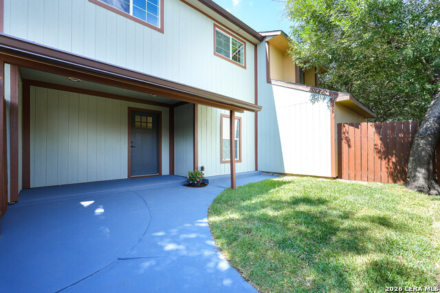 12027 Ashrock Ct Property Photo 2