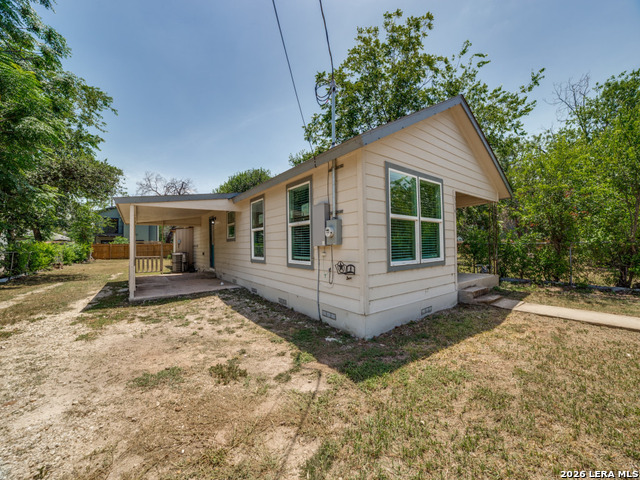 334 Bank St Property Photo 3