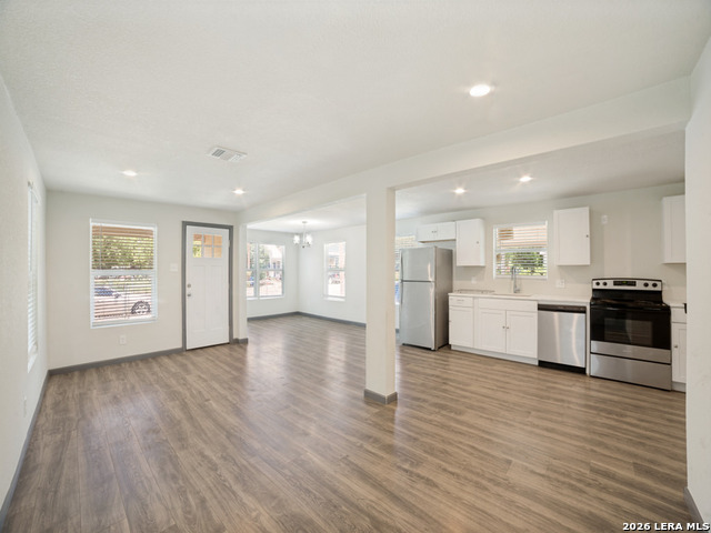 334 Bank St Property Photo 12