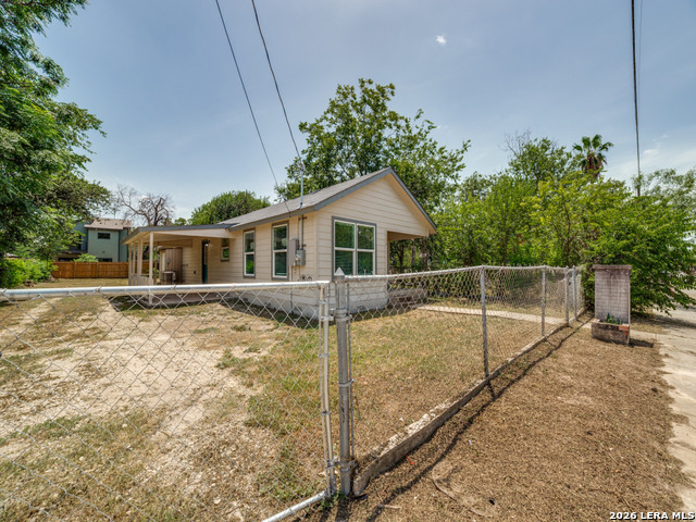 334 Bank St Property Photo 21