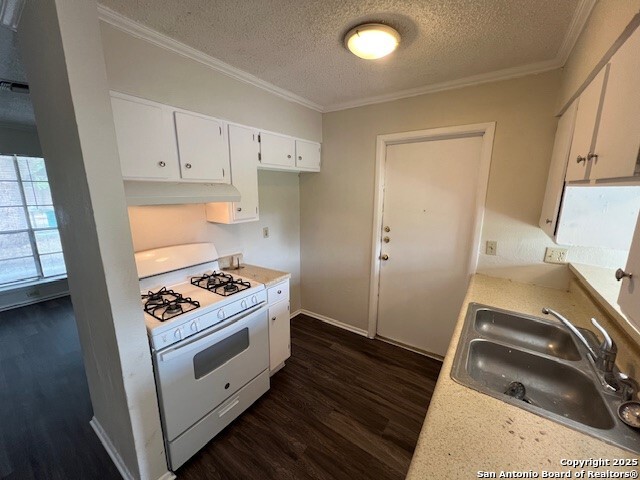 402 Michelle Dr Property Photo 4