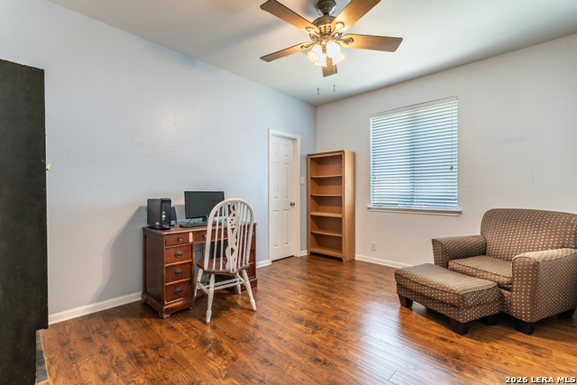 305 Hilton Dr Property Photo 8