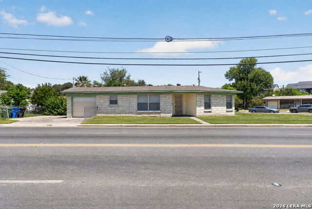 111 Laddie Pl Property Photo 3
