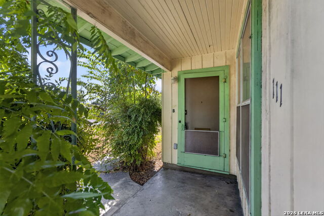 111 Laddie Pl Property Photo 5