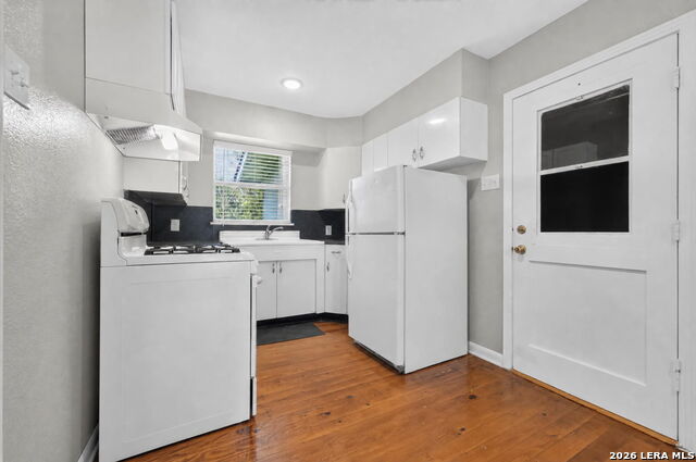 111 Laddie Pl Property Photo 11