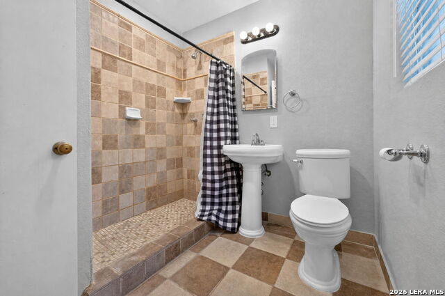 111 Laddie Pl Property Photo 17