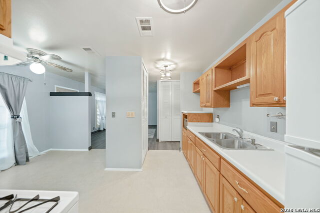 6022 Castle View Property Photo 7