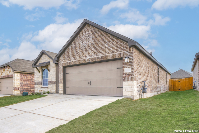 6627 Thorpe Hollow Property Photo 2