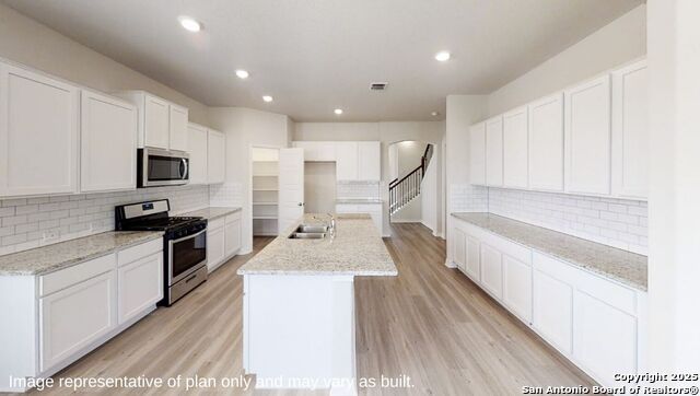 20820 Streamlet End Property Photo 5
