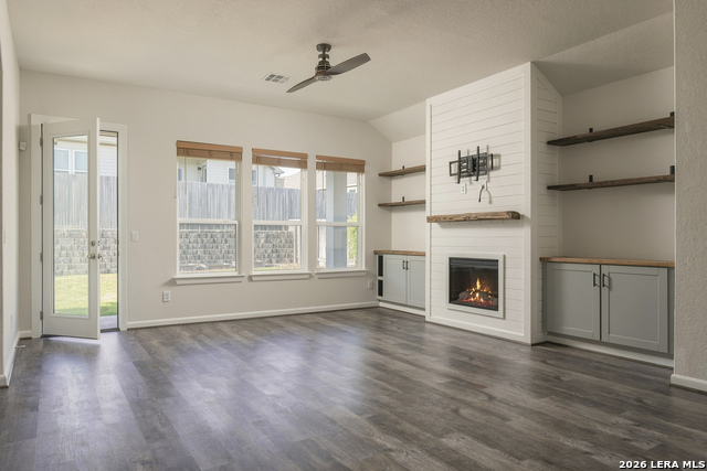 5334 Black Walnut Property Photo 11