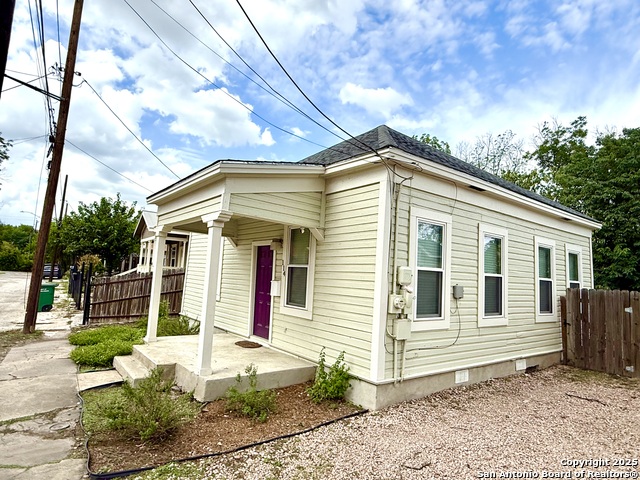 114 OLEANDER ST Property Photo 1