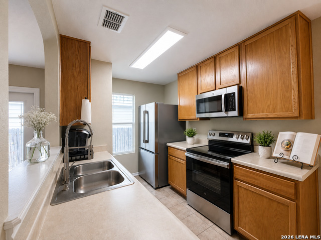 9514 Caspian Frst Property Photo 3