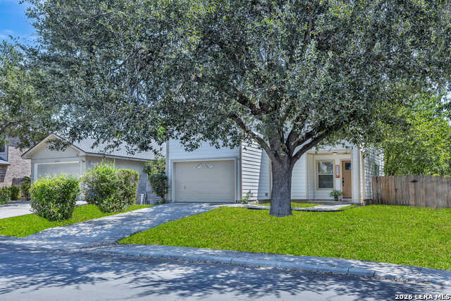 8218 Laurel Bnd Property Photo 3