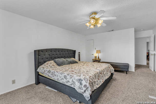 8218 Laurel Bnd Property Photo 17
