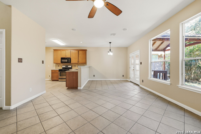 1315 Winston Cv Property Photo 7