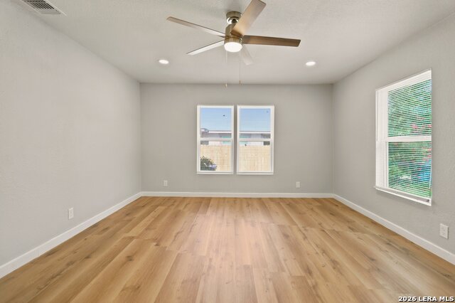 1126 W Lullwood Ave Property Photo 6
