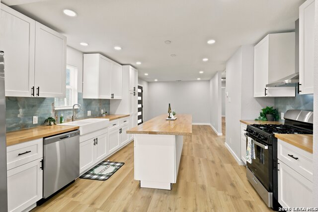 1126 W Lullwood Ave Property Photo 8