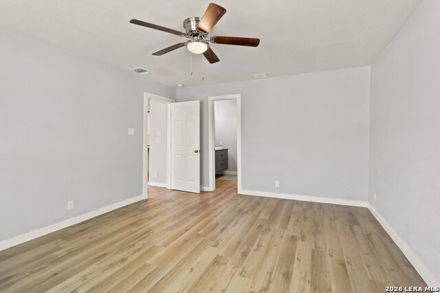 1126 W Lullwood Ave Property Photo 9