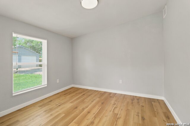 1126 W Lullwood Ave Property Photo 13