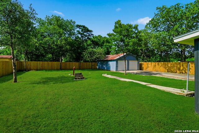 1126 W Lullwood Ave Property Photo 16