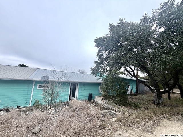 786 39th St W Property Photo 1