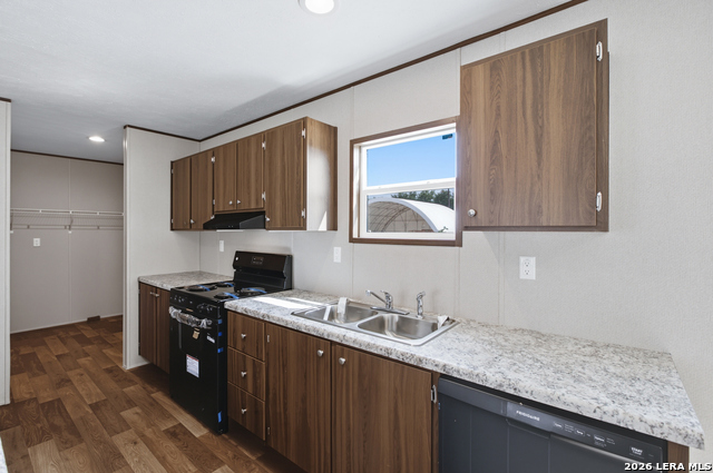 136 Parkview Property Photo 7