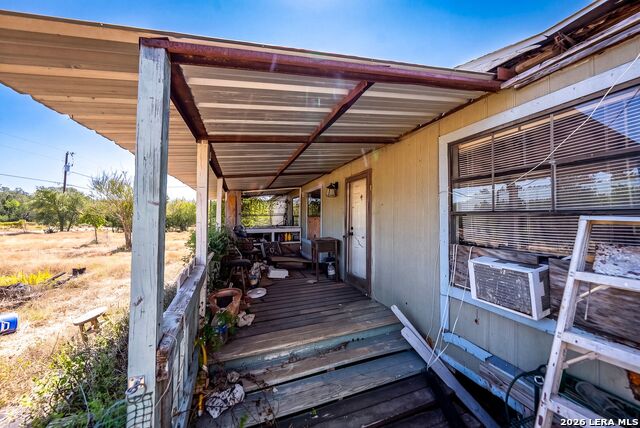990 Hillcrest Trl Property Photo 8