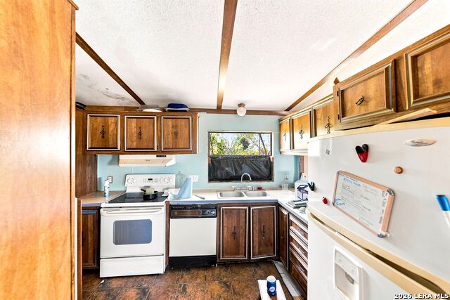 990 Hillcrest Trl Property Photo 12