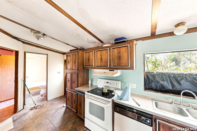 990 Hillcrest Trl Property Photo 13