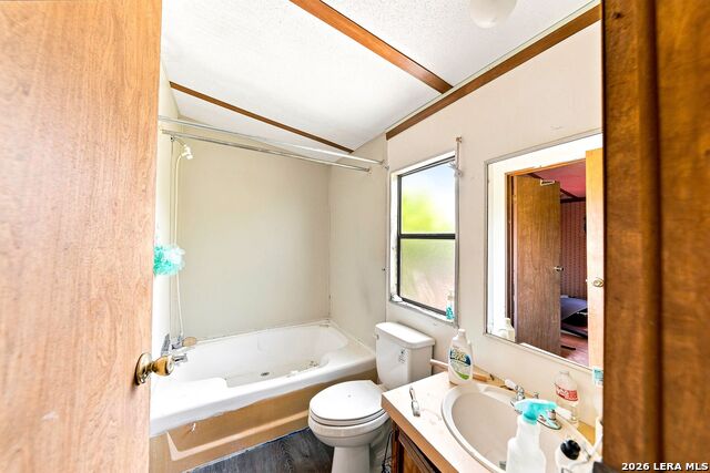 990 Hillcrest Trl Property Photo 15