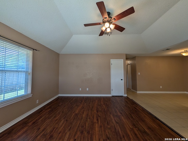 1644 W County Line Rd Property Photo 4