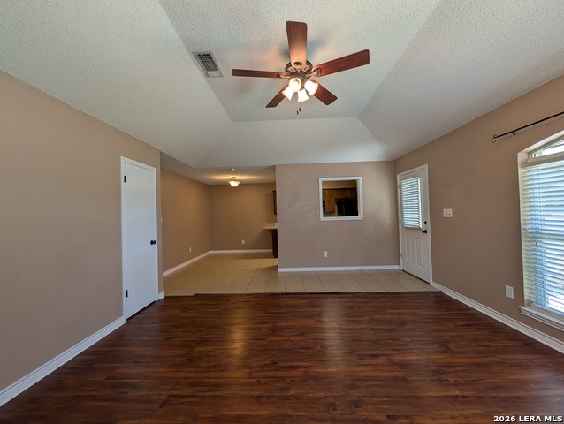 1644 W County Line Rd Property Photo 5