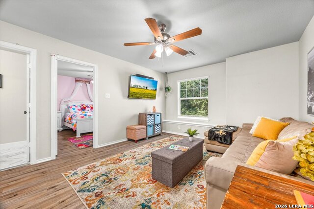10610 Axis Xing Property Photo 24