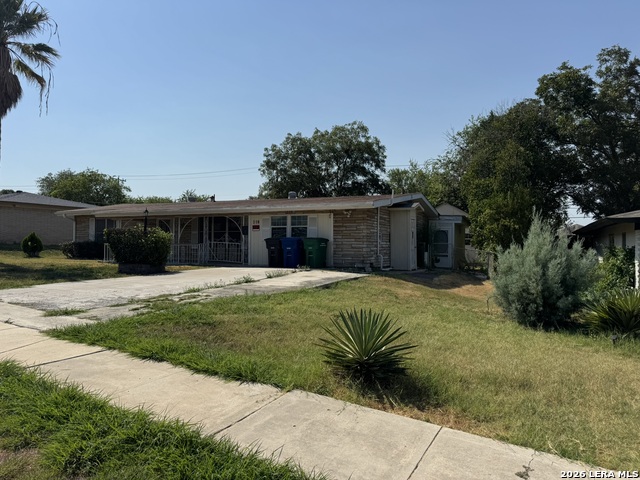 318 Rexford Dr Property Photo 4