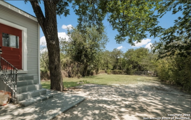 621 Hays Property Photo 16