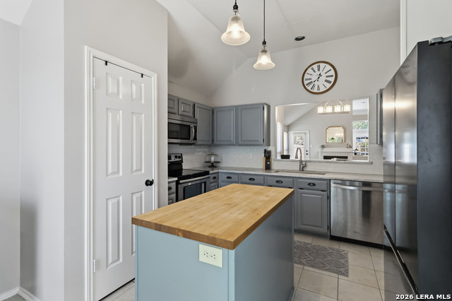 25123 Summit Crk Property Photo 14
