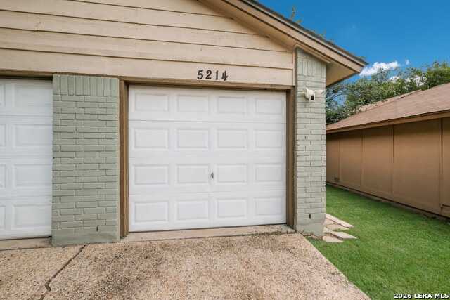 5214 Meadow Rise St Property Photo 4