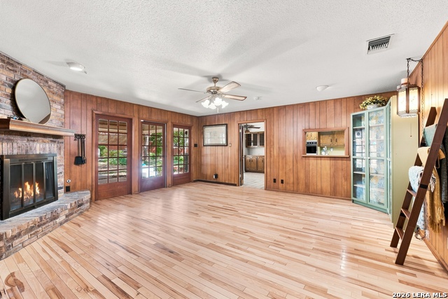 3443 Hunters Cir Property Photo 5