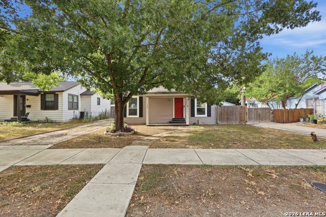 126 Greer St Property Photo 3