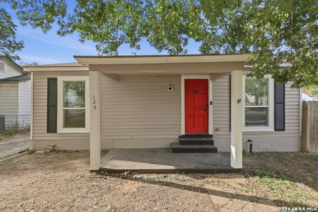 126 Greer St Property Photo 4