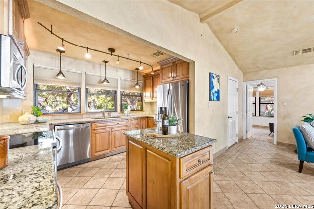 781 Lookout Dr Property Photo 9