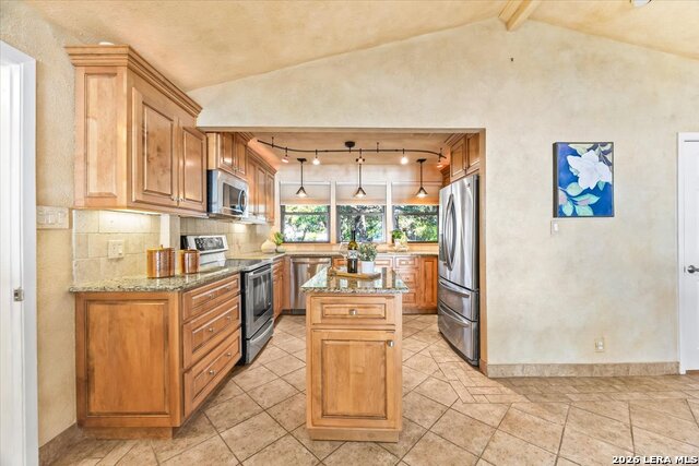 781 Lookout Dr Property Photo 16