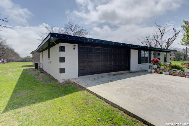 2911 Morningside Dr Property Photo 2