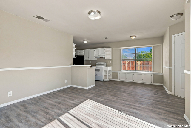 9602 Vale Property Photo 10
