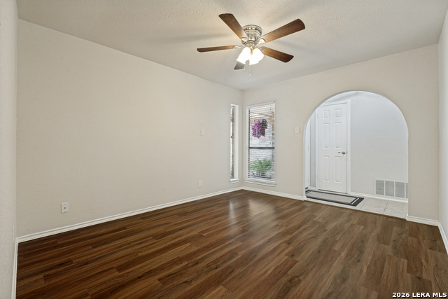 14304 Parkhurst St Property Photo 6