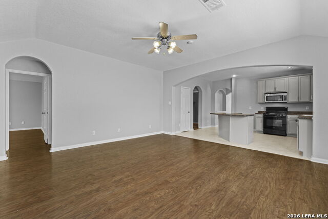 9718 Sun Ml Property Photo 17
